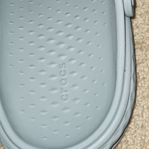 Unisex CROCS Light Gray Clogs 10 Men/ 12 Women - Picture 2 of 9